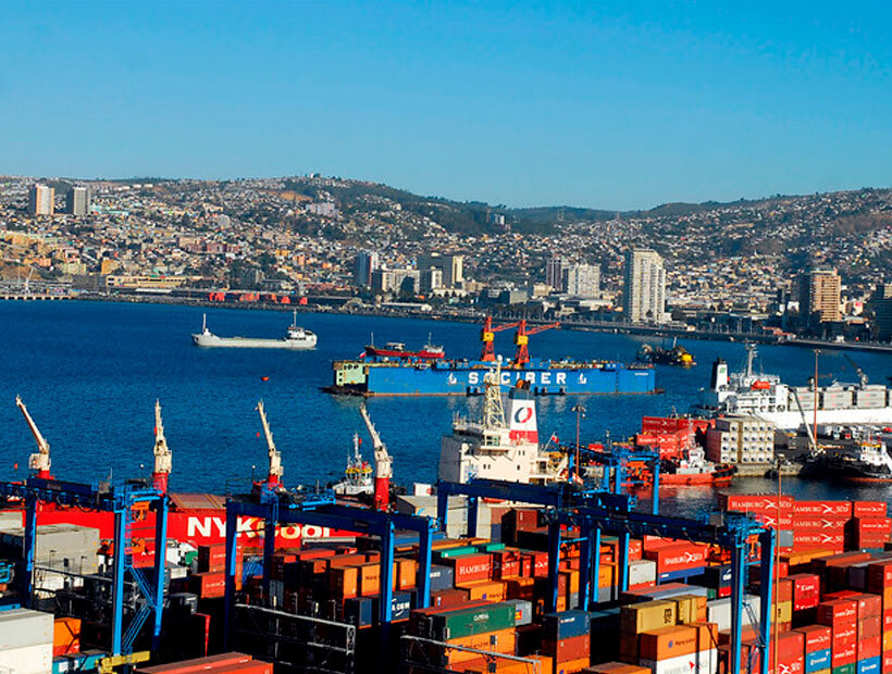 Siete casos de Covid-19 se registraron en buque de carga que arribó en Valparaíso
