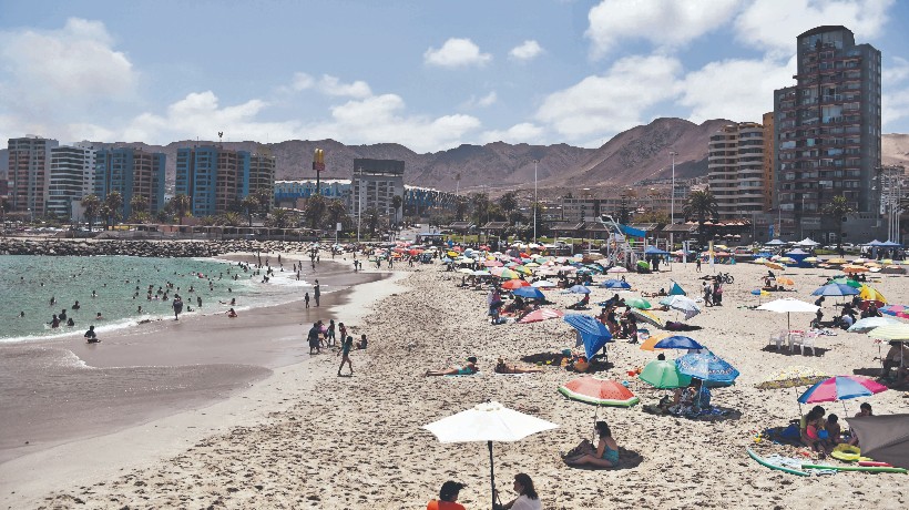Expertos recomiendan ir a playa después de las 18 horas para evitar alta radiación en la región