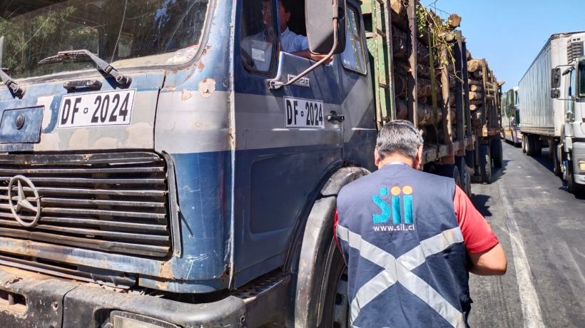 Estado de Excepción: realizan fiscalización al transporte de madera en la Provincia de Biobío