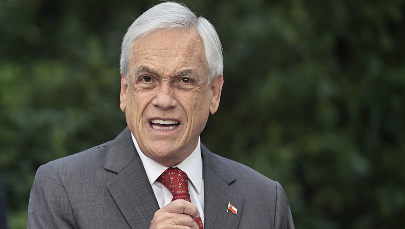 Pulso Ciudadano: aprobación de Piñera baja a 19,9% y 83,3% dice que no les alcanza o les alcanza justo para cerrar el mes con sus ingresos Pulso Ciudadano: aprobación de Piñera baja a 19,9% y 83,3% dice que no les alcanza o les alcanza justo para cerrar el mes con sus ingresos
