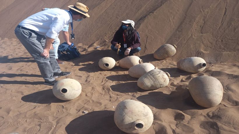 Hallan en cerro de Alto Hospicio 10 botijas del siglo XVII que eran utilizadas para reservar agua Hallan en cerro de Alto Hospicio 10 botijas del siglo XVII que eran utilizadas para reservar agua