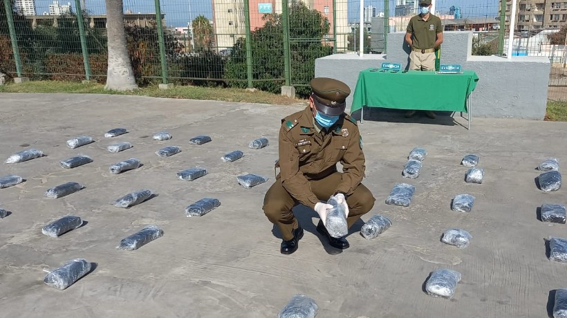 Carabineros intercepta 46 kilos de drogas en control carretero de María Elena Carabineros intercepta 46 kilos de drogas en control carretero de María Elena