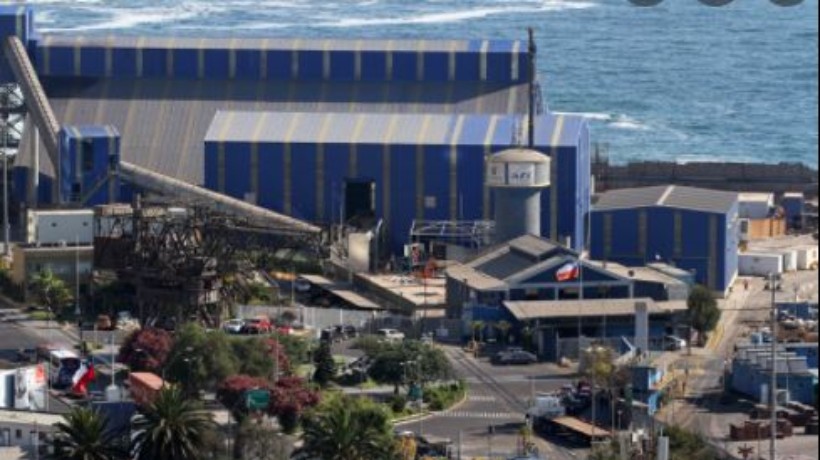 Gobernador propone a Minera Sierra Gorda plan de salida del galpón de Antofagasta