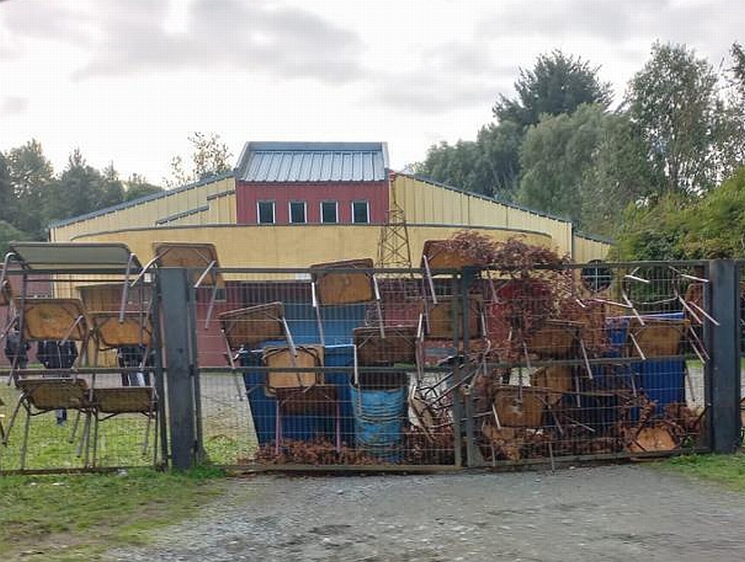 Alumnos se tomaron el Liceo Industrial de Frutillar por mal estado del recinto