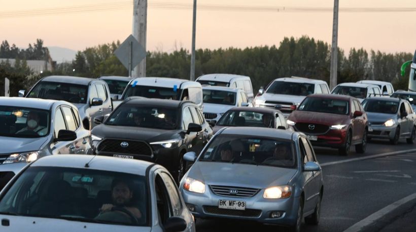 Gobernadora regional del Maule exigió medidas concretas tras kilométrico taco en Ruta 5 Sur