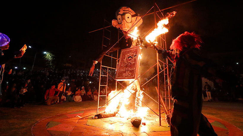 Jaime Guzmán y la Constitución del 80 fueron los "judas" en Playa Ancha Jaime Guzmán y la Constitución del 80 fueron los "judas" en Playa Ancha