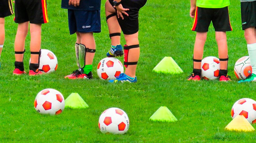 Clínica de fútbol para niñas y niños se realizará en El Quisco este sábado