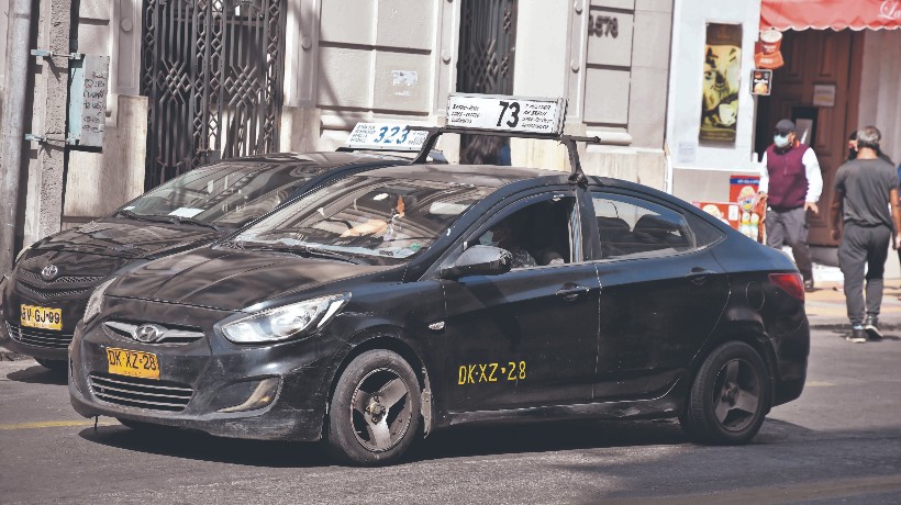 Taxis colectivo han aumentado en un 7% sus valores por tramo en Antofagasta Taxis colectivo han aumentado en un 7% sus valores por tramo en Antofagasta