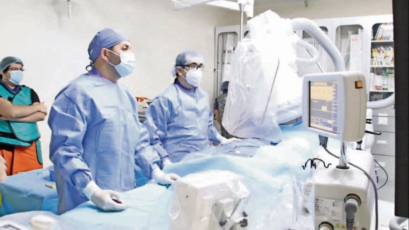 Hospital Regional de Concepción incorporó técnica poco invasiva para reparar el corazón