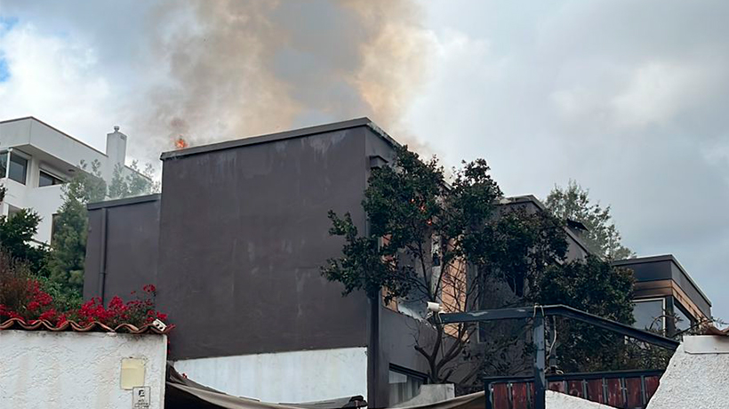 Incendio afectó a segundo piso de casa en Viña del Mar Incendio afectó a segundo piso de casa en Viña del Mar