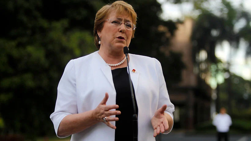 Bachelet llegó a China para viaje que incluirá polémica región de Xinjiang donde investigaría presuntos abusos Bachelet llegó a China para viaje que incluirá polémica región de Xinjiang donde investigaría presuntos abusos
