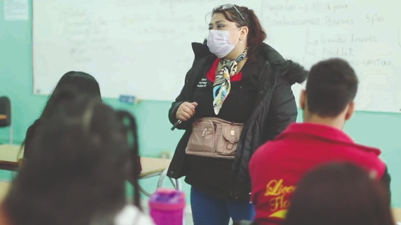 Profesora y alumnos del Liceo A-15 de Antofagasta fueron reconocidos por hacer podcast en pandemia