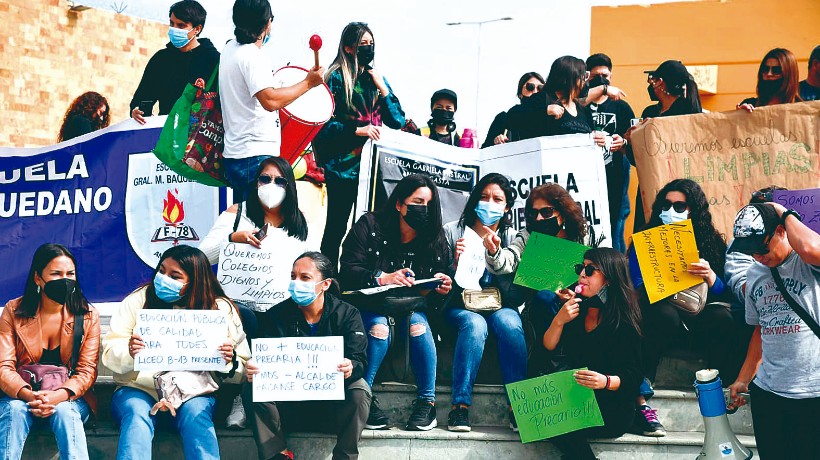Antofagasta: Denuncian que CMDS no cumplió acuerdo y descontó sueldos a asistentes de educación tras movilización Antofagasta: Denuncian que CMDS no cumplió acuerdo y descontó sueldos a asistentes de educación tras movilización