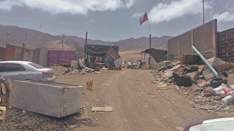 Continuarán suspendidas las clases en liceos y escuelas del sector aledaño al exvertedero La Chimba de Antofagasta Continuarán suspendidas las clases en liceos y escuelas del sector aledaño al exvertedero La Chimba de Antofagasta