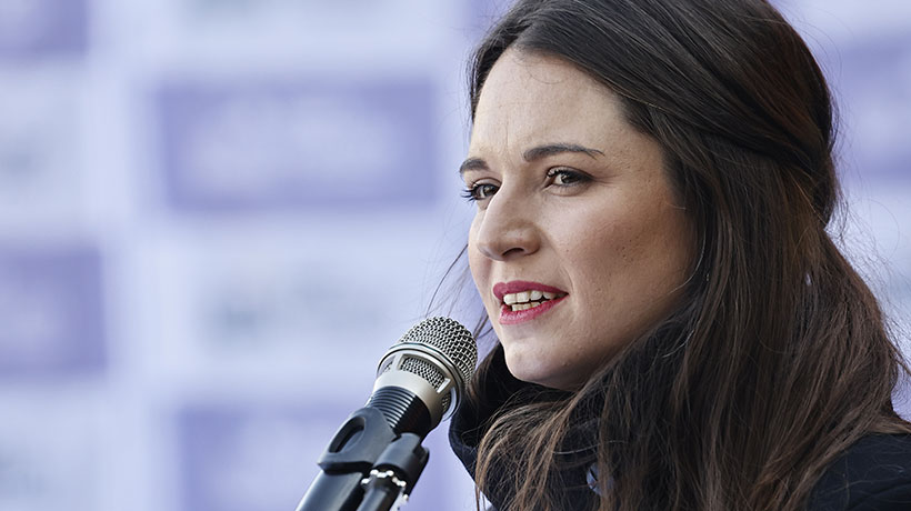Diputados UDI piden la renuncia de directora administrativa de La Moneda tras error en "gabinete de Irina Karamanos"