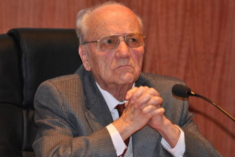 Facultad de Medicina de la UACh lamenta fallecimiento del Dr. Fernando Oyarzún Peña