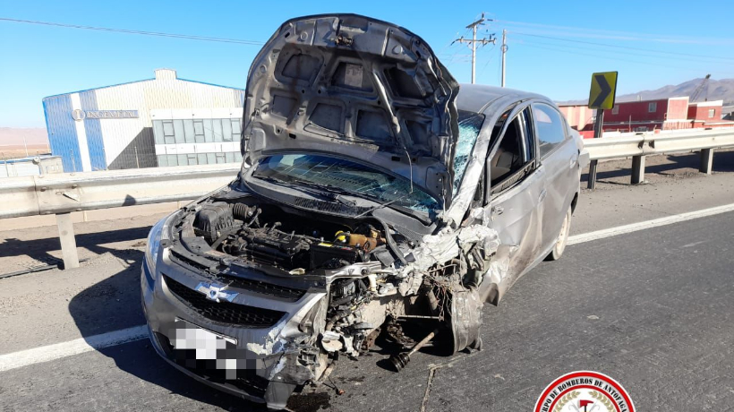 Accidente en Ruta 26 de Antofagasta dejó dos lesionados de carácter leve