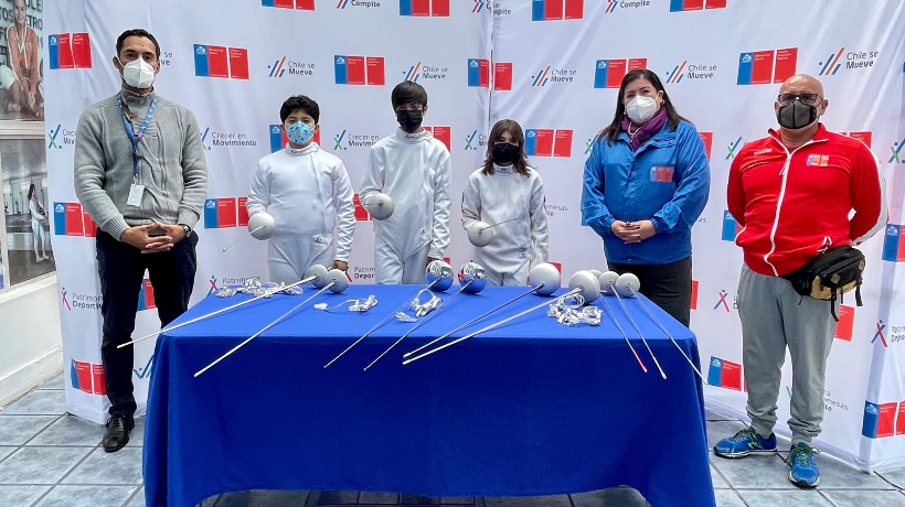 Antofagasta: Esgrima de Promesas Chile recibió nueva implementación deportiva