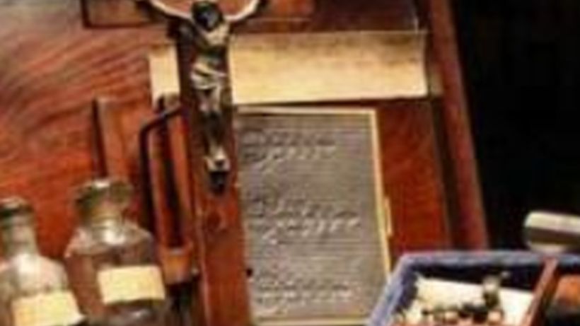 Kit para matar vampiros que fue de un noble británico se subastó por más de $14 millones