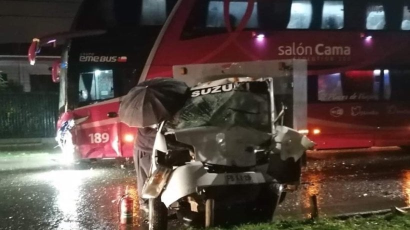 Un Fallecido Dejó El Choque Entre Un Bus Y Un Auto En Curanilahue 3879