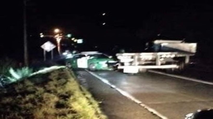 Camión rampla chocó con un vehículo de Carabineros en ruta entre Ancud y Chacao