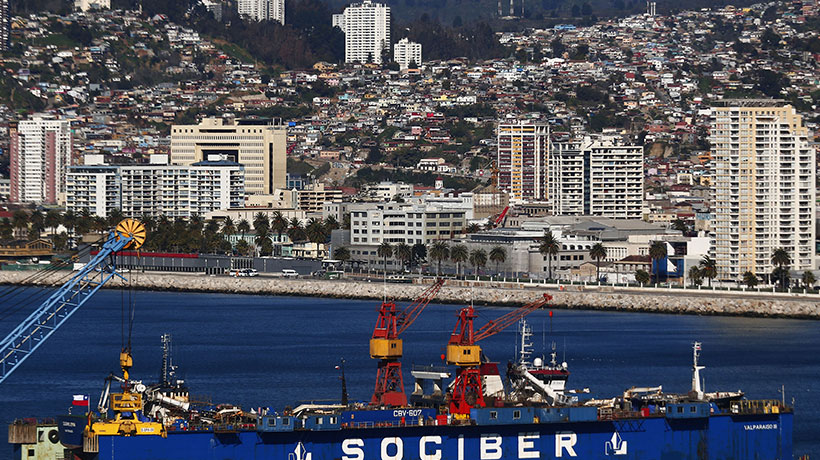 Con más de 2 mil galones de pintura buscan cambiarle el rostro al plan de Valparaíso