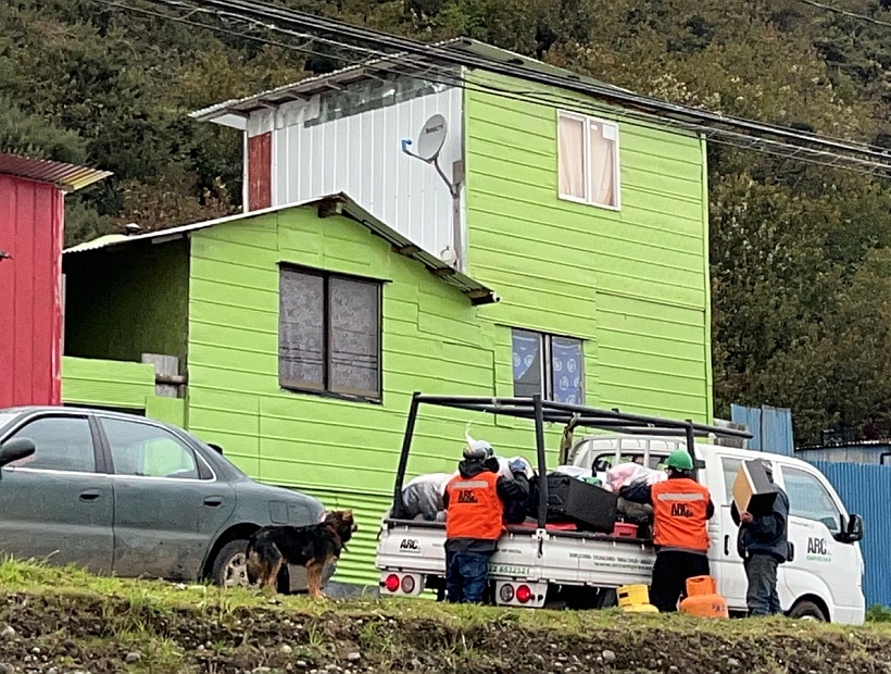 Habilitaron tránsito bidireccional en una de la vías de la ruta a Pelluco y continúa retiro de la toma Habilitaron tránsito bidireccional en una de la vías de la ruta a Pelluco y continúa retiro de la toma