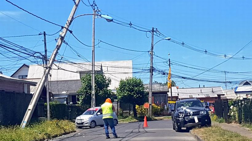 Osorno: restablecieron servicio eléctrico en zonas de Rahue tras dos choques a postes Osorno: restablecieron servicio eléctrico en zonas de Rahue tras dos choques a postes
