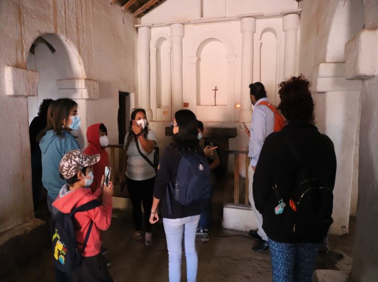 Con la participación de niños y adultos se realizó el Tour Patrimonial en Calama