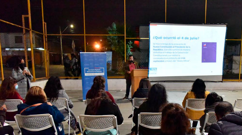 Arica: Juntas de vecinos del sector norte conocieron la campaña “Chile Vota Informado”
