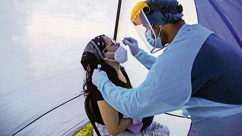 Reportan 743 casos nuevos de Covid en el Biobío: activos llegan a los 3.886
