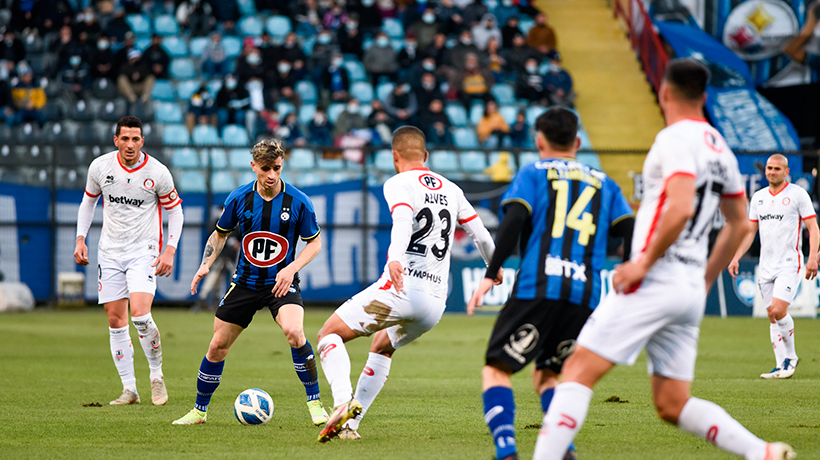 La guerra de goles fue cementera: Unión La Calera venció 4-3 a Huachipato en Talcahuano