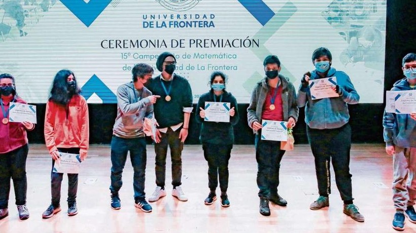 Estudiantes de Liceo de San Nicolás demostraron sus capacidades en Campeonato de Matemáticas
