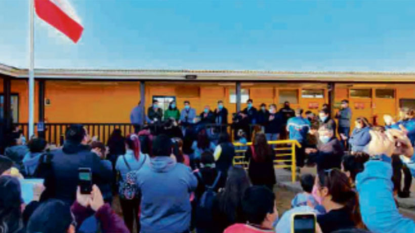 Se abre escuela para estudiantes que no tenían matrícula
