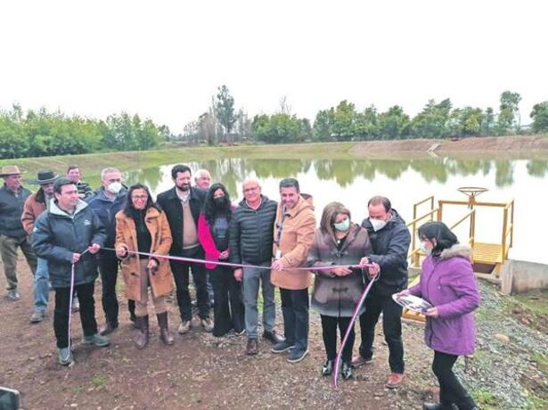 Rehabilitan embalse para riego de más de 30 familias en Coihueco