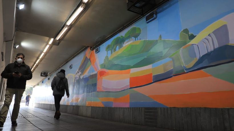 Recuperan espacio público con mural que rescata identidad de Concepción