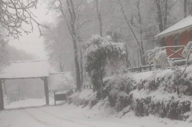 Cierran centro de ski Corralco en La Araucanía por malas condiciones climáticas