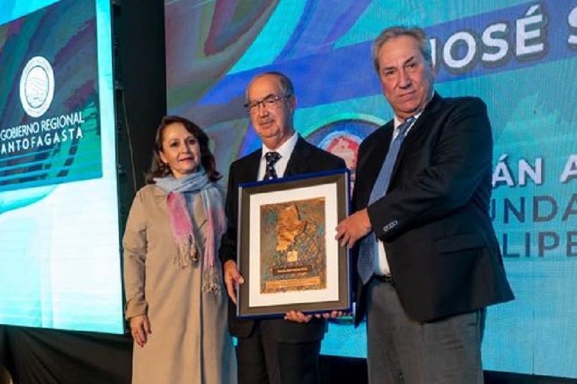 AIA entregó distinciones a empresas destacadas en la tradicional Cena de la Minería