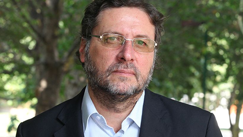 Académico Rafael Sagredo Baeza recibió el Premio Nacional de Historia