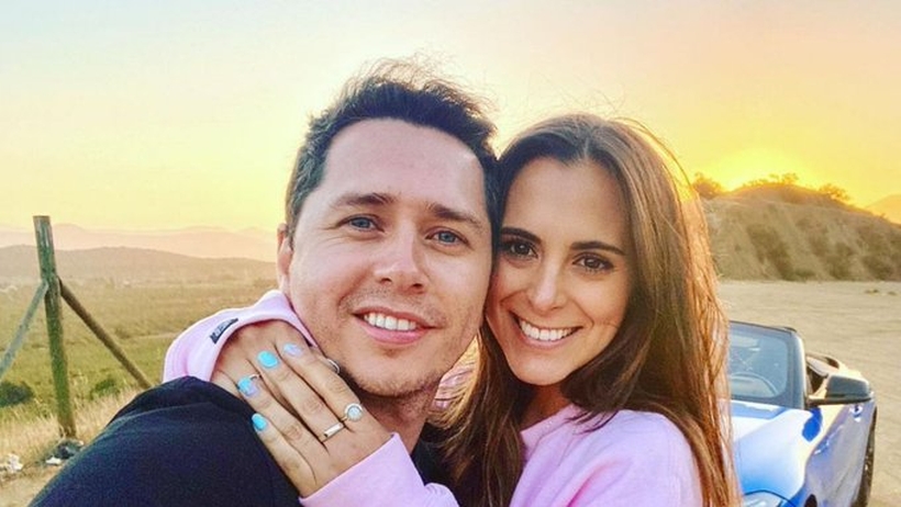 Con la Torre Eiffel de fondo: Karol Lucero le propuso matrimonio a María Francisca Virgilio y le dieron el sí