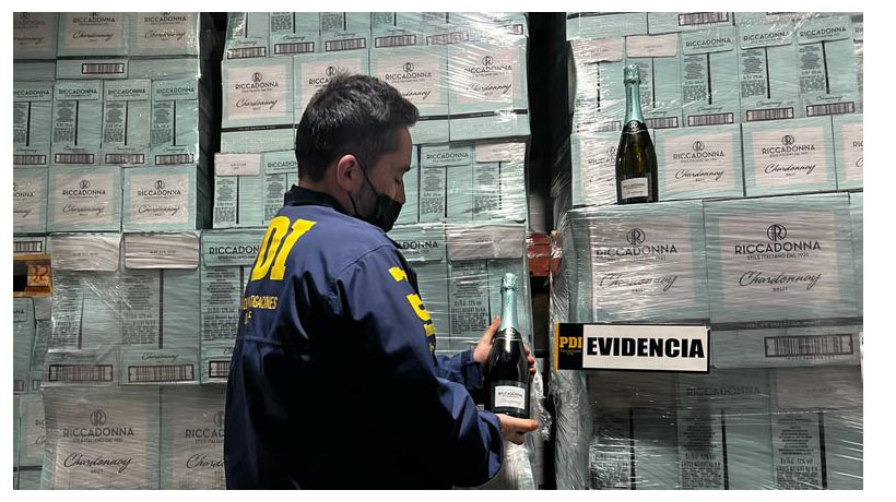 PDI Valparaíso recupera espumante robado desde contenedores