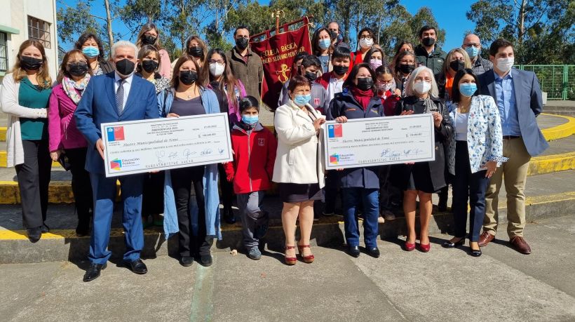 Una escuela y un liceo de Tomé son los primeros en recibir recursos de emergencia para infraestructura