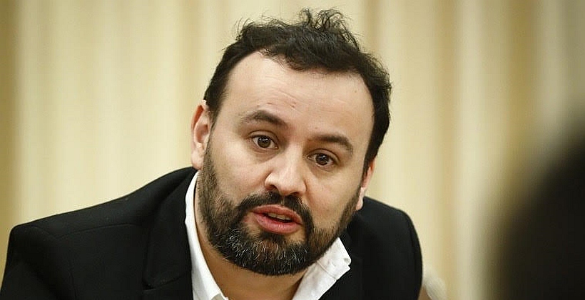Diputado Bernales respondió carta de rector de la UACh: "Le molesta la transparencia" Diputado Bernales respondió carta de rector de la UACh: "Le molesta la transparencia"