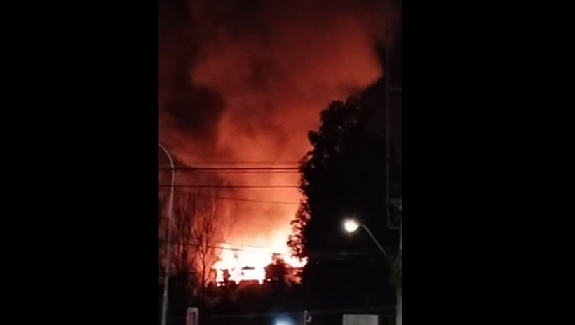 Puente Alto: Bomberos controló incendio que afectó dependencias del Hospital Psiquiátrico El Peral