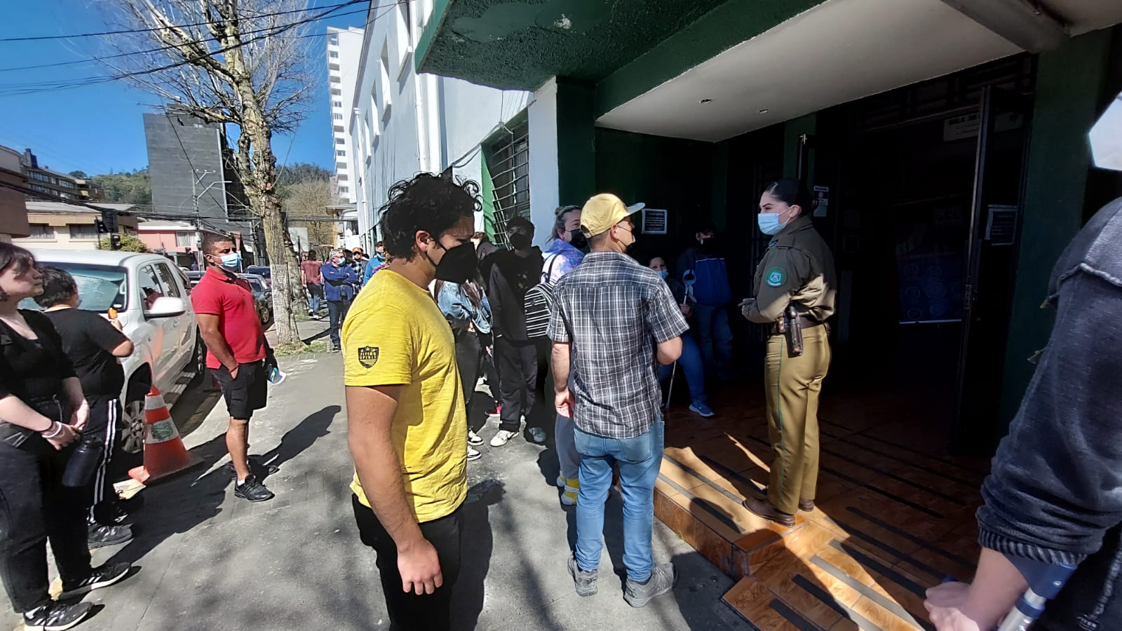 Primera Comisaría de Concepción registra extensa fila para excusarse de votar