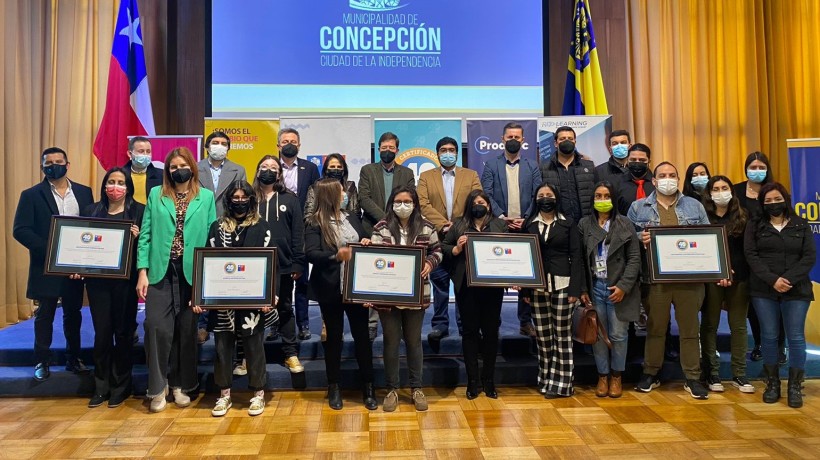 Entregaron sello 40 horas a cinco empresas de Concepción