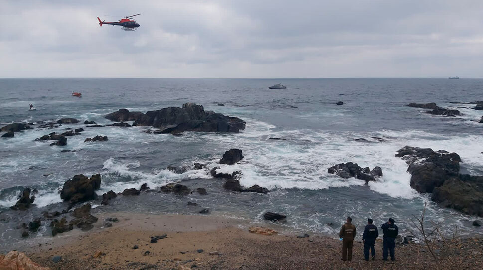 Hallan cuerpo de mujer en el mar frente a playa Carvallo en Valparaíso