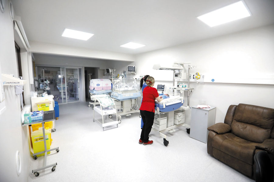 Nueva Maternidad y UTI Neonatal en Clínica Puerto Varas: Un espacio acogedor y tecnológico Nueva Maternidad y UTI Neonatal en Clínica Puerto Varas: Un espacio acogedor y tecnológico