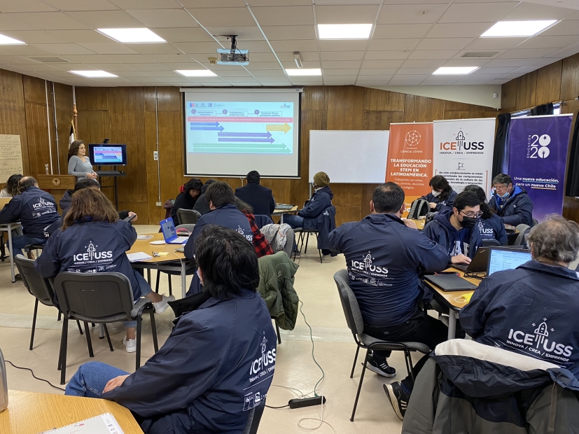 Capacitan a docentes de la provincia de Llanquihue en ciencia, tecnología e innovación