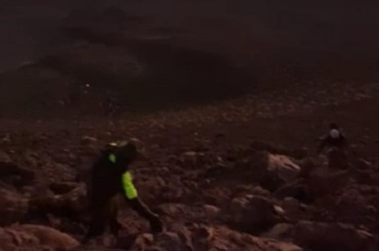 Encuentran con vida a niño perdido en el volcán Poruña Encuentran con vida a niño perdido en el volcán Poruña